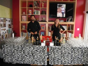 MIGUEL ANGEL Anuncios gratis para novios en Lo Barnechea |  Garzones a domicilio el deseo para tus invitados 09-1570121 STgo, garzones y barmans son profesionales de gran experiencia y educaci&oacute;n 