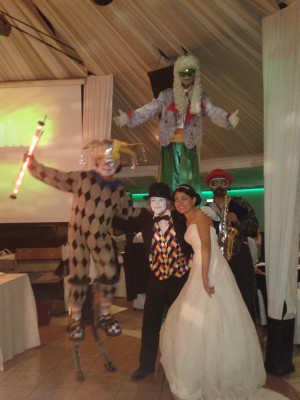 Alex Castillo  Anuncios gratis para novios en Vitacura |  Entrega de cotill&oacute;n con personajes circoteatrales,artemarket, calidad, Shows veneciano,imaginario m&aacute;gico, zancos, malabares de luz, saxo...