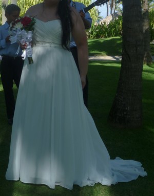 francisca Anuncios gratis para novios en Santiago |  Vestido strapless talla 48 gasa y seda usado playa, Vestido simple, liviano elegante clasico, corte imperio