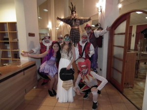 reymomoproducciones Anuncios gratis para novios en Santiago |  Entrega de cotillon , canavales tematicos, zancos,batucadas,acroabatas, Rey momo canavales, animacion  para matrimonios