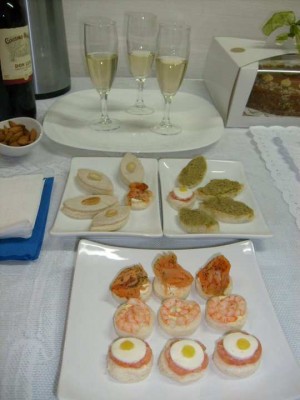 sergio Anuncios gratis para novios en Santiago |  Servicio coctel petitbouche canapes empanaditas cebiche brochetas, Domicilios todo evento fiestas 86612378 cocteleria