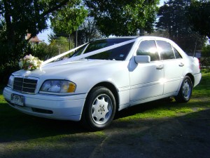 RICARDO Anuncios gratis para novios en Concepci&oacute;n |  AUTO MERCEDES BENZ BLANCO NOVIOS MATRIMONIO! $80MIL, TRASLADO NOVIOS MATRIMONIO