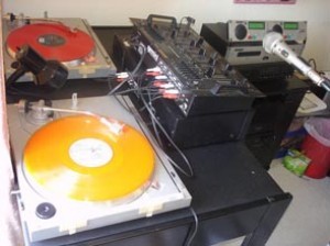 Jorge Ayala V. Anuncios gratis para novios en San Miguel |  Arriendo Equipos, M&uacute;sica Para Fiestas, Iluminaci&oacute;n, Proyecci&oacute;n, Grabaci&oacute;n., Matrimonios, Bautizos, Cumplea&ntilde;os De Toda Edad, Fiestas En General