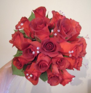 PATRICIA MUSA Anuncios gratis para novios en Vitacura |  RAMO DE NOVIA CON ROSAS ECUATORIANAS Y CRISTALES DE ROCA, ACCESORIOS PARA NOVIAS