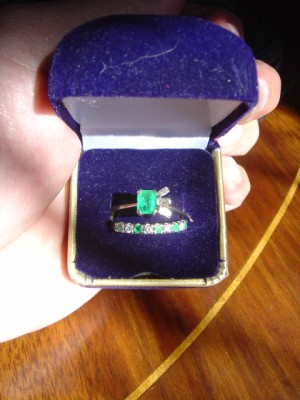 Maria Jose Castro Anuncios gratis para novios en Santiago |  Exclusivo  anillo de Esmeralda, Anillo  exclusivo de  joyeria H . Stern