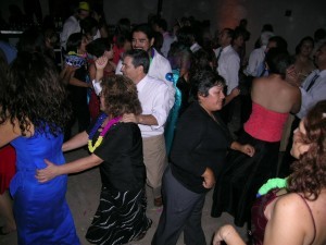 Jorge Ayala V. Anuncios gratis para novios en San Miguel |  M&uacute;sica Para Matrimonios, Cumplea&ntilde;os, Celebraciones, Fiestas 70s, 80s, 90s., dj, vj, amplificaci&oacute;n, iluminaci&oacute;n, data show, plasma, sonido en vivo, etc