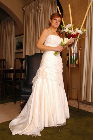 SOFIA GUTIERREZ Anuncios gratis para novios en Vitacura |  VESTIDO MAGGIE SOTERO STRAPLESS COLOR DEEP IVORY TALLA 40 TRAIDO DE USA, LO VENDO EN $400.000 CONVERSABLE TOTAL% , NO SE ARREPENTIRAN ES HERMOSO.