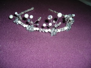 Nelly Anuncios gratis para novios en Maip&uacute; |  Tiaras tocados y coronas para novias., Accesorios con cuentas de vidrio
