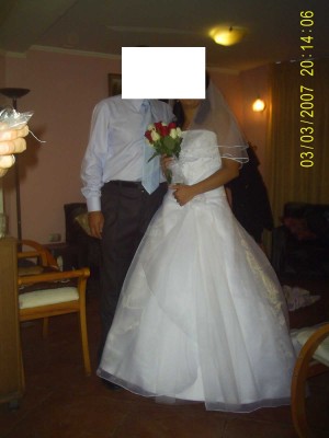 Carolyn Anuncios gratis para novios en Concepci&oacute;n |  Hermoso vestido blanco estraples con piedreria velo larga cola talla 40 , Se arrienda o vende