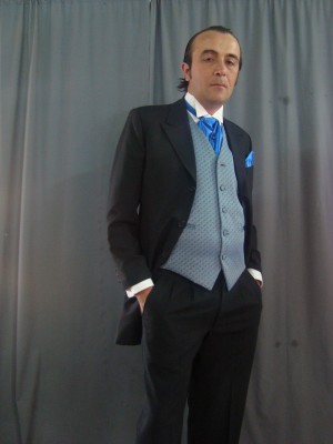 Hector Carcamo Troncoso Anuncios gratis para novios en Linares |  Arriendo y confeccion de trajes para novios ,Smoking,Chaque ,Frac, Levita, Novios en Sastreria Carcamo       Elegancia y Distincion