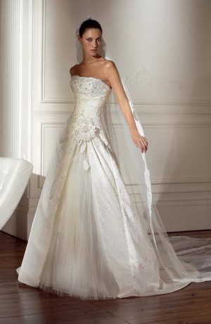 M.Paz Alamo Anuncios gratis para novios en Las Condes |  VESTIDO DE NOVIA PRONOVIAS, STRAPLESS. EXCELENTE ESTADO TALLA 38  $600.000, Modelo DOMINGO, cualquier duda mi mail es pachitaalamo@gmail.com.