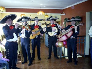 ERASMO ALVARADO M. Anuncios gratis para novios en Macul |  MARIACHIS TIJUANA, PARA SORPRENDERLOS EN SU NOCHE DE BODAS., EL MEJOR REGALO PARA LOS NOVIOS.-