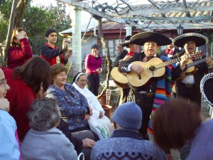 Alejo Allende Orellana Anuncios gratis para novios en Vitacura |  Serenatas a su casa para tus cumplea&ntilde;os  9-7181780, Servicios de mariachis Mariachis, Mariachis, Charros , Charro , Serenata , 