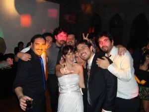 Primercorte Producciones Anuncios gratis para novios en Providencia |  M&uacute;sica envasada, matrimonios, graduaciones, eventos empresas, aniversarios, Iluminaci&oacute;n y m&uacute;sica para eventos