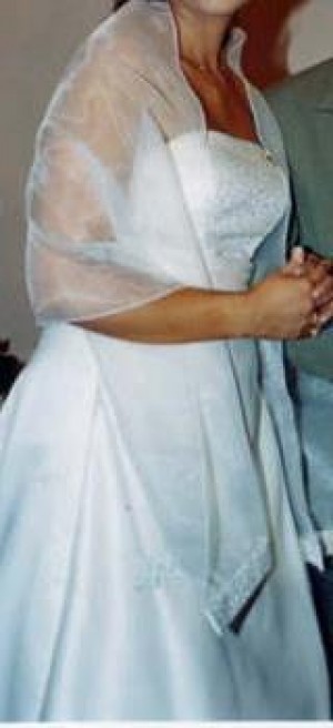 PAMELA GALLEGUILLOS Anuncios gratis para novios en Independencia |  VENDO PRECIOSO VESTIDO DE NOVIA Y TIARA DE PLATA, LOS ZAPATOS DE REGALO