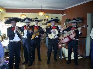 ERASMO ALVARADO M. Anuncios gratis para novios en Macul |  el mejor sonido con los  MARIACHIS   TIJUANA.-, para disfrutar en los momentos alegres junto a tu familia e invitados