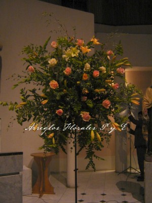 Arreglos Florales P y E Anuncios gratis para novios en Puangue Alto |  Arreglos Florales P y E, Ramos de Novia, Decoraci&oacute;n de Iglesias y eventos, Arreglos Graduaciones