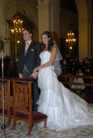 Daniella Abugattas Anuncios gratis para novios en Las Condes |  VENDO ESPECTACULAR VESTIDO DE NOVIA, 1 USO, CASI NUEVO $350.000 conversable!!!