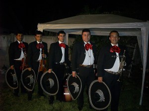 ERASMO ALVARADO M. Anuncios gratis para novios en &Ntilde;u&ntilde;oa |  MARIACHIS, para regalar en la noche de bodas.-, serenatas y eventos en general.-
