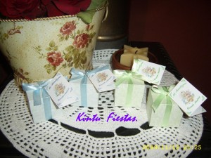 Marjorie Diaz M. Anuncios gratis para novios en Curic&oacute; |  Cajitas decoradas para recuerdos de Bautizo., Buscalas en Kintu Fiestas.
