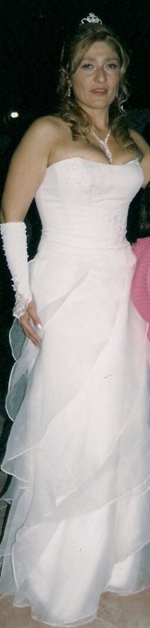 GABRIELA MIRANDA Anuncios gratis para novios en Cerrillos |  VENDO VESTIDO DE NOVIA COLOR IVORY CORSE T44 FALDON T42, CON ZAPATOS T38 Y HERMOSOS GUANTES