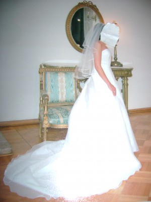 LISSETTE Anuncios gratis para novios en El Bosque |  VESTIDO DE NOVIA H KOLLECTIO EXCLUSIVO DE LA CASA BLANCA, COLOR IVORY TALLA 40-42