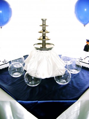 Don alely Anuncios gratis para novios en Maip&uacute; |  Arriendo de cascadas de chocolate. $20.000 las 24 horas(sin operador), $ 35.000 el arriendo de la cascada + kilo y medio de chocolate y operador 