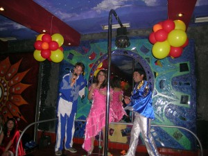 Jorge Ayala V. Anuncios gratis para novios en San Miguel |  M&uacute;sica Envasada Y En Vivo, DJ, VJ, Iluminaci&oacute;n, LED, L&aacute;ser, Humo, Confetti., Matrimonios, Despedidas, Aniversarios, Cumplea&ntilde;os, Fiestas 70s, 80s, 90s