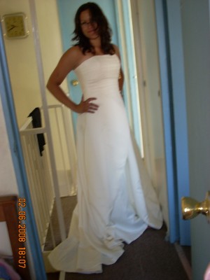 Maria Jose Anuncios gratis para novios en La Florida |  Vestido de novia NUEVO talla 40, es de la casa de la novia